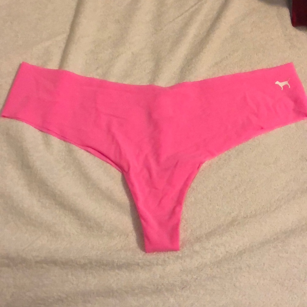 New with tag Victoria’s secret undies!